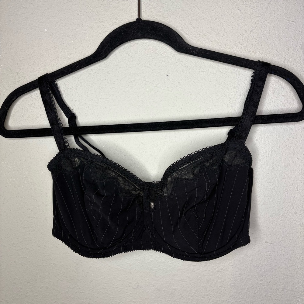 Chantelle Black Pinstripe Lace-Trim Underwire Bra 32DDD